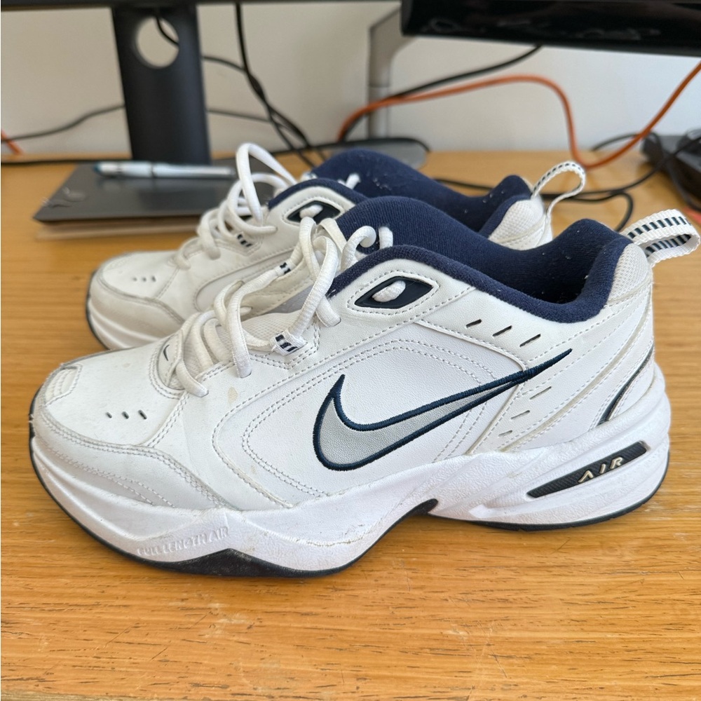 Nike Air monarchs